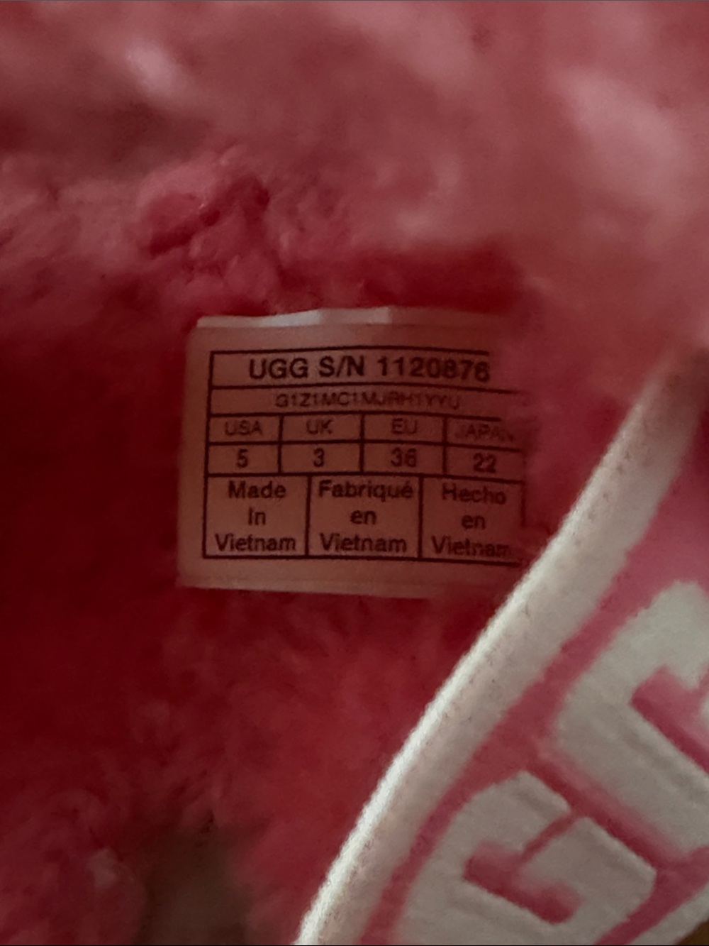 UGG Slippers - Picture 4 of 5